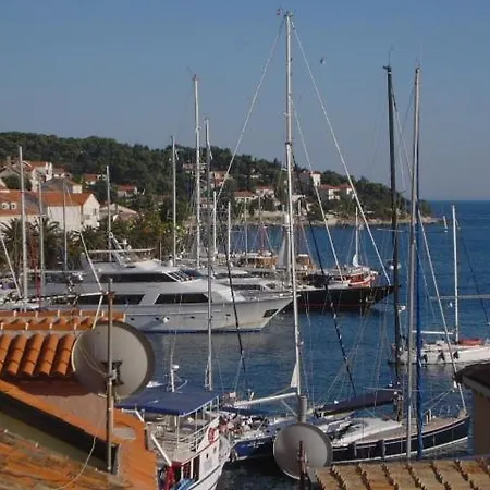 Hvar Apartmán *