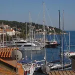 Hvar Apartman *
